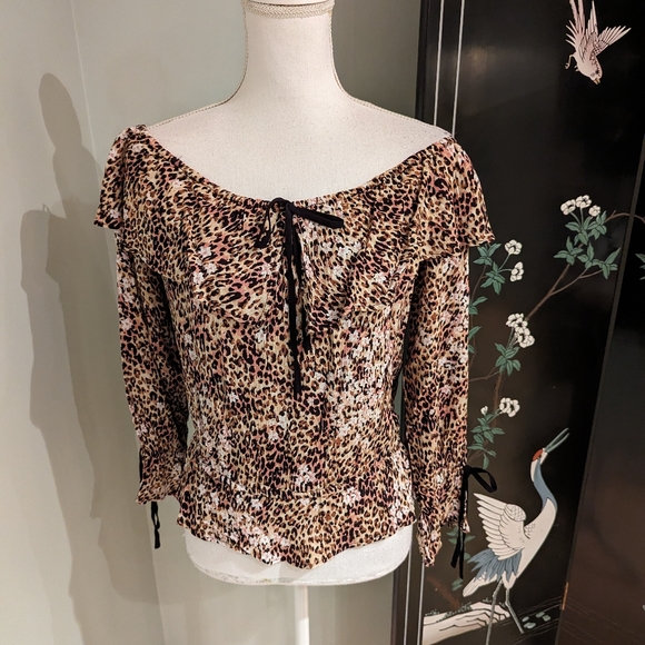 NEW American Rag Juniors Small Animal Print Off The Shoulder Flounce Top NWT 131 - Picture 1 of 12